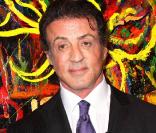 Sylvester Stallone présente ses oeuvres lors de son exposition au Art Basel de Miami le 2 décembre 2009