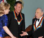 Hillary Clinton, Bruce Sprinsteen et Mel Brooks au Kennedy Center, à Washington le 6 décembre 2009.