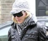 Madonna dans sa doudoune Moncler