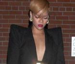 Rihanna dans sa tenue Alexandre Vauthier le 8/12/09 à New York pour la soirée VEVO