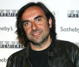 André Manoukian signe dans  Marianne , ce samedi 19 décembre, une caricature du lip dub posté par les jeunes de l'UMP.