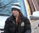Julianne Moore : L'égérie Bulgari opte pour la combinaison de ski en plein New York, et soutient... Moncler !