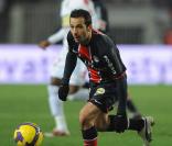 Ludovic Giuly, joueur du PSG, se lance dans le business bling-bling : il s'apprête à ouvrir sa société de service pour sportifs de haut niveau.