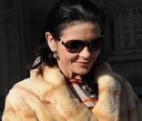 La ravissante Catherine Zeta-Jones à la sortie du théâtre de Broadway où elle joue  A little night music , à New York, en décembre 2009.