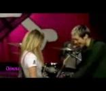 Les versions étrangères du tube 'Girlfriend' d'Avril Lavigne