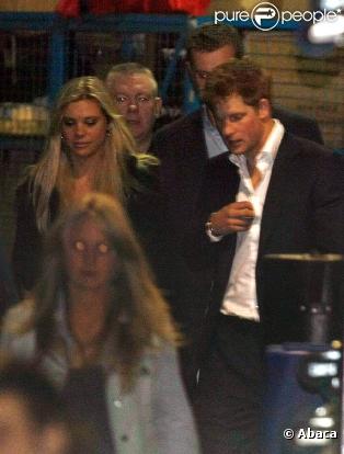 Le prince Harry et sa compagne Chelsy Davy, ensemble pour la finale du X-Factor anglais, le 12 décembre 2009