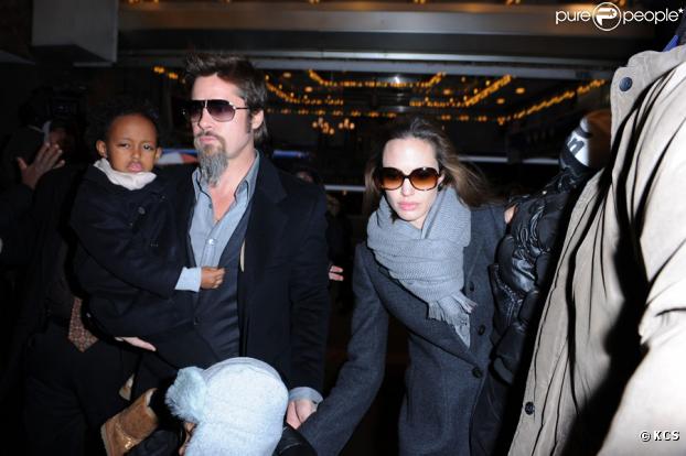 Brad Pitt et Angelina Jolie ont emmené Shiloh, Maddox, Pax et Zahara voir la comédie musicale Mary Poppins, le 3 janvier 2010 à New York.