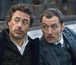 Robert Downey Jr. (Sherlock) et Jude Law (Watson) dans Sherlock Holmes de Guy Ritchie