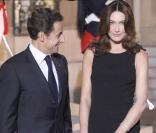 Carla Bruni et Nicolas Sarkozy sur le perron de l'Elysée, le 16 novembre 2009 