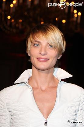 Sarah Marshall à la soirée de lancement des soldes à Paris à l'Hôtel Westin le 5 janvier 2009