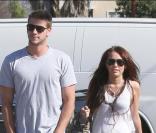 Miley Cyrus et son boyfriend, Liam Hemsworth passent l'après midi à Toluca Lake le 6 janvier 2010