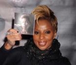 Le 22 décembre 2009, Mary J. Blige présente l'album à ses fans à New York ! 