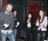 Jason Trawick, boyfriend de la chanteuse Britney Spears, surpris en charmante compagnie, le 4 janvier 2010, à la sortie d'un bar hollywoodien.