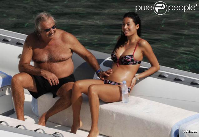 Flavio Briatore (photo : en septembre 2009 avec son épouse Elisabetta Gregoraci) n'a pas encore gagné son bras de fer contre la FIA, qui a choisi de déposer appel...