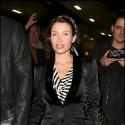 Dannii Minogue radieuse et enceinte retrouve sa soeur Kylie... Va-t-elle lui donner des envies de bébé ?