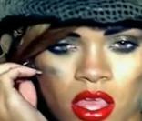 Rihanna dans Hard