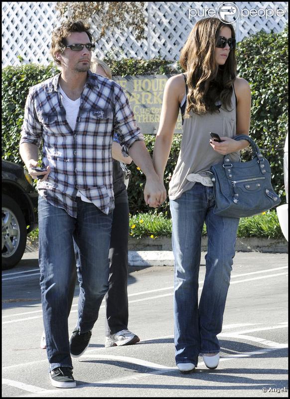 Kate Beckinsale en famille à Los Angeles, le 24 janvier 2010