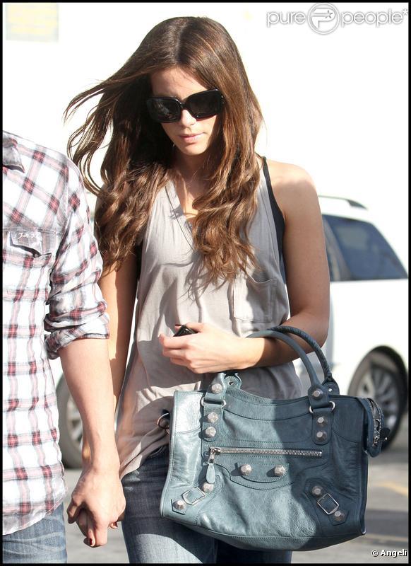 Kate Beckinsale en famille à Los Angeles, le 24 janvier 2010
