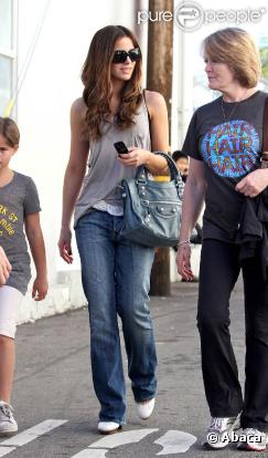 Kate Beckinsale en famille à Los Angeles, le 24 janvier 2010