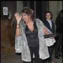 Découvrez Tina Turner, 70 ans et très en forme, en train de livrer un véritable show... haute couture !