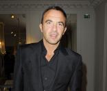Nikos Aliagas lors de l'inauguration de la nouvelle boutique Balmain, rue François 1er à Paris, le 25 janvier 2010
