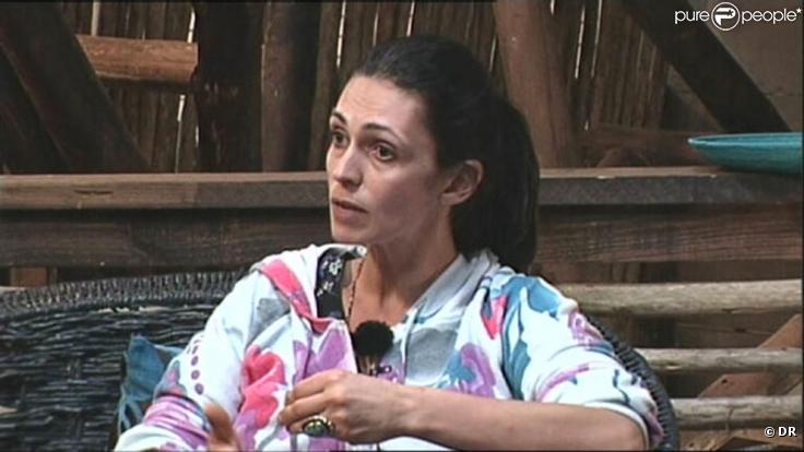Adeline, visiblement en désaccord avec Francky