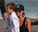 Victoria Beckham joue avec ses trois fils, Cruz, Romeo et Brooklyn sur la plage de Malibu le 31 janvier 2010