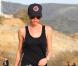 Victoria Beckham joue avec ses trois fils, Cruz, Romeo et Brooklyn sur la plage de Malibu le 31 janvier 2010