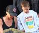 Victoria Beckham s'offre un moment de détente à la plage de Malibu avec ses fils Romeo, Cruz et Brooklyn le 31 janvier 2010