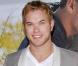Kellan Lutz, à l'occasion de l'avant-première de Dear John , au Graumann's Chinese Theatre d'Hollywood, à Los Angeles, le 1er février 2010.