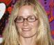 Révélée dans Coktail au côté de Tom Cruise, Elisabeth Shue est aujourd'hui la maman de Miles, 12 ans, Stella, 8 ans, et Agnès, 3 ans. Une petite dernière que l'actrice a eue à l'âge de 43 ans.