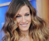 Sarah Jessica Parker a voulu donner un petit frère ou une petite soeur à son fils, James, 7 ans. A 44 ans, l\'actrice de Sex and The City a fait appel à une mère porteuse et est aujourd\'hui la maman de deux adorables jumelles Marion et Tabitha !
