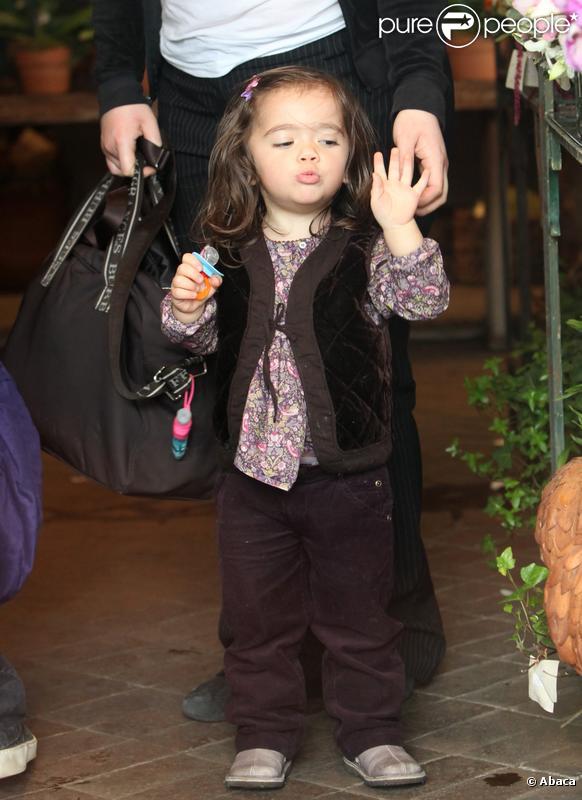 Salma Hayek est devenue maman à l'âge de 41 ans. Née le 21 septembre 2009, la petite Valentina Paloma Pinault est véritablemement à croquer et envoûte déjà son public ! A Star is Born !