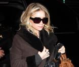 Mary-kate et Ashley Olsen arrivent, le mercredi 3 février au matin, sur le plateau de Good Morning America. Elles y feront la promo de leur nouvelle collection de vêtements.