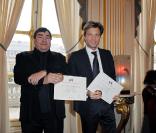 Alain Bédouet et Laurent Delahousse se voit remettre le prix Roland-Dorgelès (8 février 2010)
