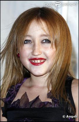 Noah Cyrus, la petite soeur de Miley, enregistrant la bande originale du film  Ponyo .