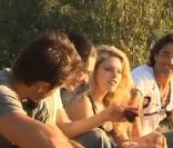 Celyne profite de l'escapade à l'occasion de l'anniversaire d'Adeline pour déclarer un début de flamme à Greg Basso !