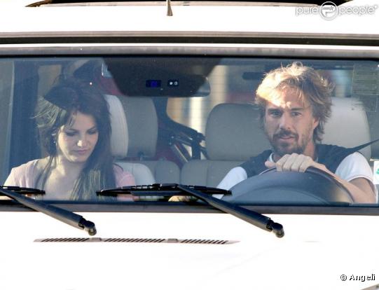 Britney Spears et son amoureux Jason ont passé la Saint-Valentin au McDo de Los Angeles. Le 14/02/2010 