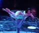  Dita von Teese a enflammé la scène d'une prestation  so hot , lors de la soirée d'ouverture du 60e festival de San Remo, en Italie, mardi 16 février. 