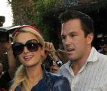 Paris Hilton et son petit ami Doug Reinhartd célèbrent les 29 ans de Paris au restaurant Ivy après une séance shopping  au Maxfield à West Hollywood le 17 février 2010