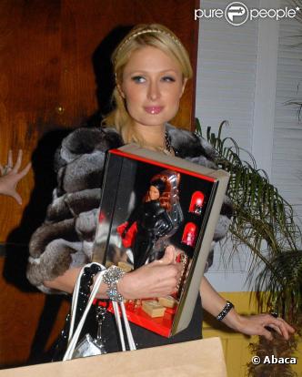 La famille Hilton réunie au restaurant Dan Tana's à Los Angeles pour célébrer l'anniversaire de Paris Hilton, le 17 février 2010 