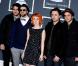 Paramore, groupe mené par Hayley Williams, repéré avec l'album Riot! (2007) et dopé par l'effet Twilight (Decode, sur la bande originale du premier volet de l'adaptation cinématographique) s'octroient l'award du Meilleur groupe international aux NME