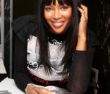 Naomi Campbell, au centre commercial Westfield à Londres, le vendredi 26 février, pour l'opération Fashion for Relief.
