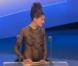 Laetitia Casta, presque nue dans sa robe Yves Saint Laurent, vient remettre le César du meilleur second rôle masculin le 27 février 2010