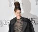 Laetitia Casta lors de la 35e cérémonie des César le 27 février 2010 : dès son arrivée, avec sa robe Yves Saint Laurent, elle fait sensation 