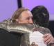 Isabelle Adjani serrant Gérard Depardieu, après avoir reçu son César lors de la cérémonie des César le 27 février 2010 au théâtre du Châtelet