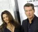 Pierce Brosnan et son épouse Keely Shaye Smith lors de la première de Remember Me au Theatre Paris à New York le 1er mars 2010