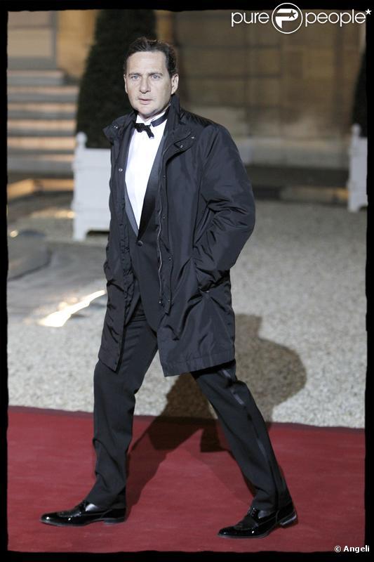 Eric Besson arrive à l'Elysée pour un luxueux dîner d'Etat. 2/03/2010