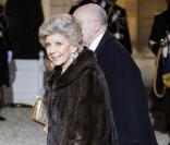 Hélène Carrère d'Encausse arrive à l'Elysée pour un luxueux dîner d'Etat. 2/03/2010