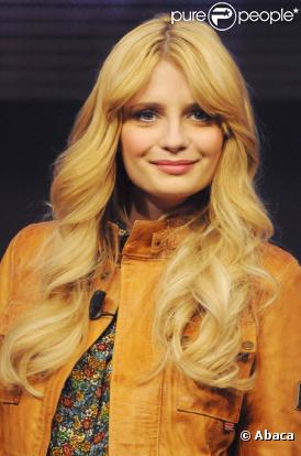 Mischa Barton sur le plateau de l'émission Chiambretti, à Milan le 3 mars 2010